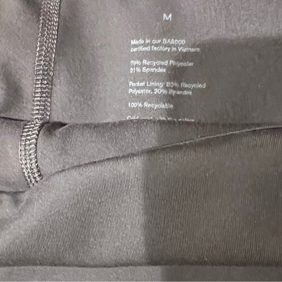 Girlfriend collective - moon color- size medium skort - Picture 3 of 5